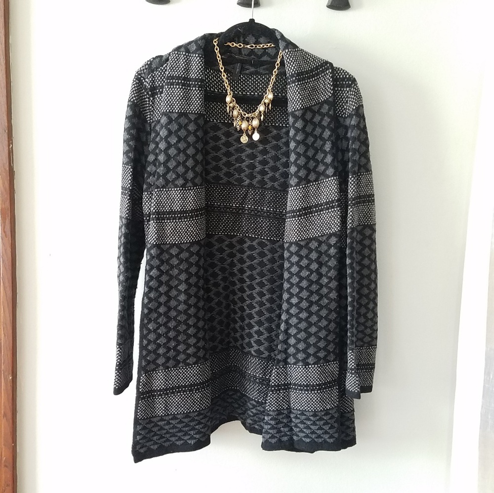 BCBG Knit heavy sweater with pockets